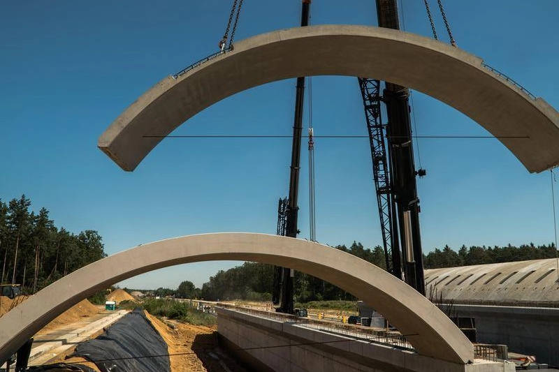 OptemBLOK – wildlife overpass over highway