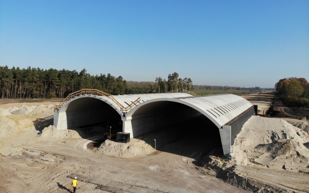 OptemFRAME – wildlife overpass over expressway